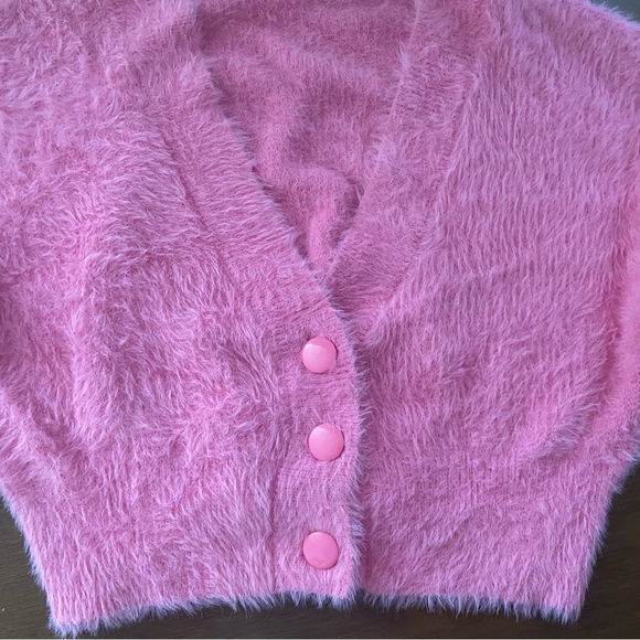 Pink fuzzy sweater/cardigan ✨ - Picture 4 of 4